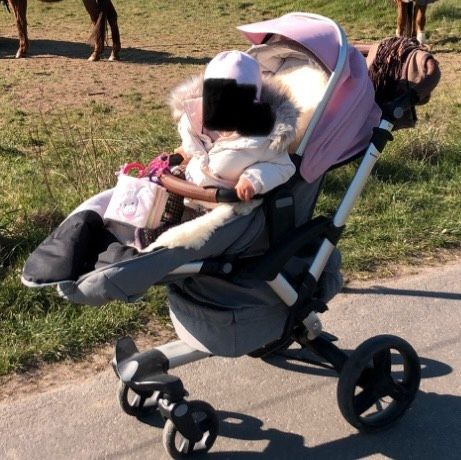 Bonavi Kinderwagen mit viel Zubehör in Wachtberg