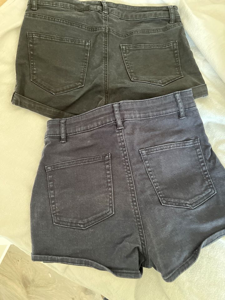 2x Jeans-Shorts (grau & schwarz) in Dresden