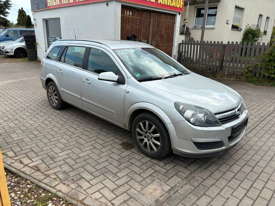 Opel Astra 1.8 Benziner in Magdeburg