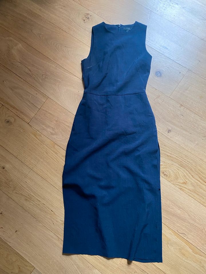 Tolles Kleid von COS dunkelblau 34 in Augsburg
