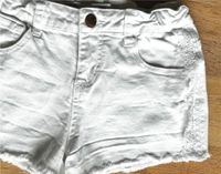 Jeans-Shorts 140 Hose kurz Spitze weiß Sommer Dresden - Dresden-Plauen Vorschau