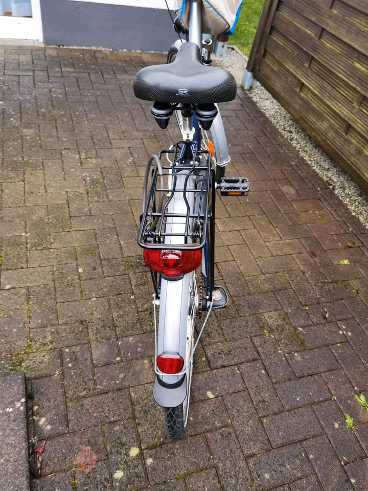 Fahrrad Damenfahrrad wie neu in Wirges  