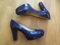 Dunkelblaue Lackpumps mit Plateau von UNISA, High Heels, Gr. 38 Friedrichshain-Kreuzberg - Friedrichshain Vorschau