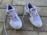 Gr.39,5 (6) Schuhe Mädchen Damen Hallenschuhe Asics Gel-Task Bayern - Obing Vorschau
