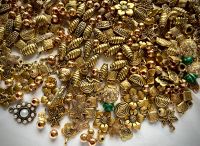 Perlen Spacer Anhänger gold goldfarben 280 Gr Mischung Hessen - Glashütten Vorschau