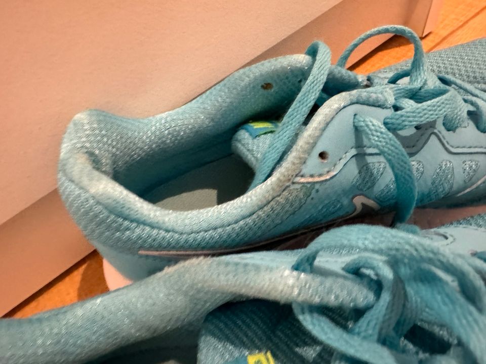 Nike Sneaker / Damen / Türkis / 39 in Bornheim