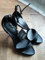 Zara Sandalen_ AUTHENTIC LEATHER (38) Berlin - Neukölln Vorschau
