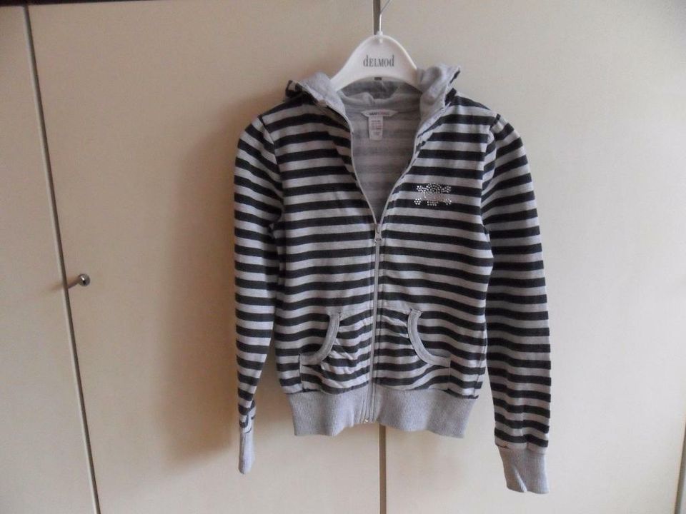 Sweatshirt, Mädchensweatshirt, Gr. 164, grau, H & M in Neumünster