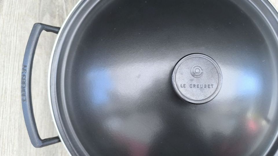 Le Creuset Wok aus Gusseisen - schwere Ausführung in Trier