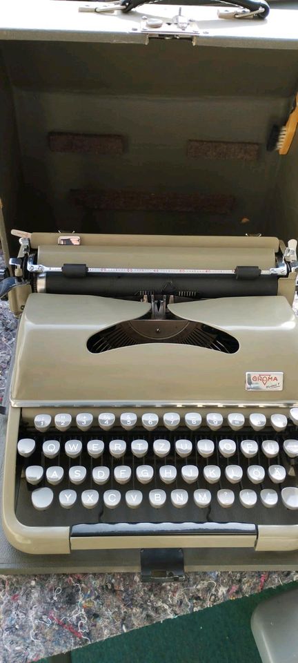Bitte alte Schreibmaschine gebr. in Ludwigsfelde