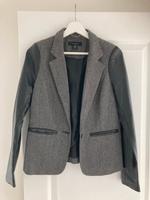 Blazer grau Ledereinsatz NEUWERTIG Business S 36 38 Bayern - Berching Vorschau