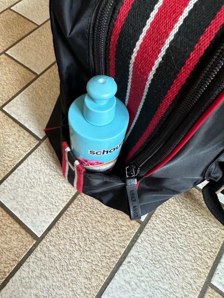 Sporttasche, Weekender, Tasche fürs Gym, schwarz von Mango in Straubing