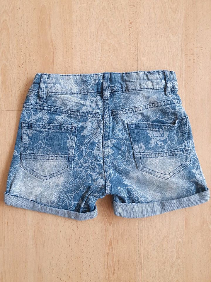 Pocopiano Jeans, kurze Hose Gr. 116 verstellbar- Mädchen in Augustdorf