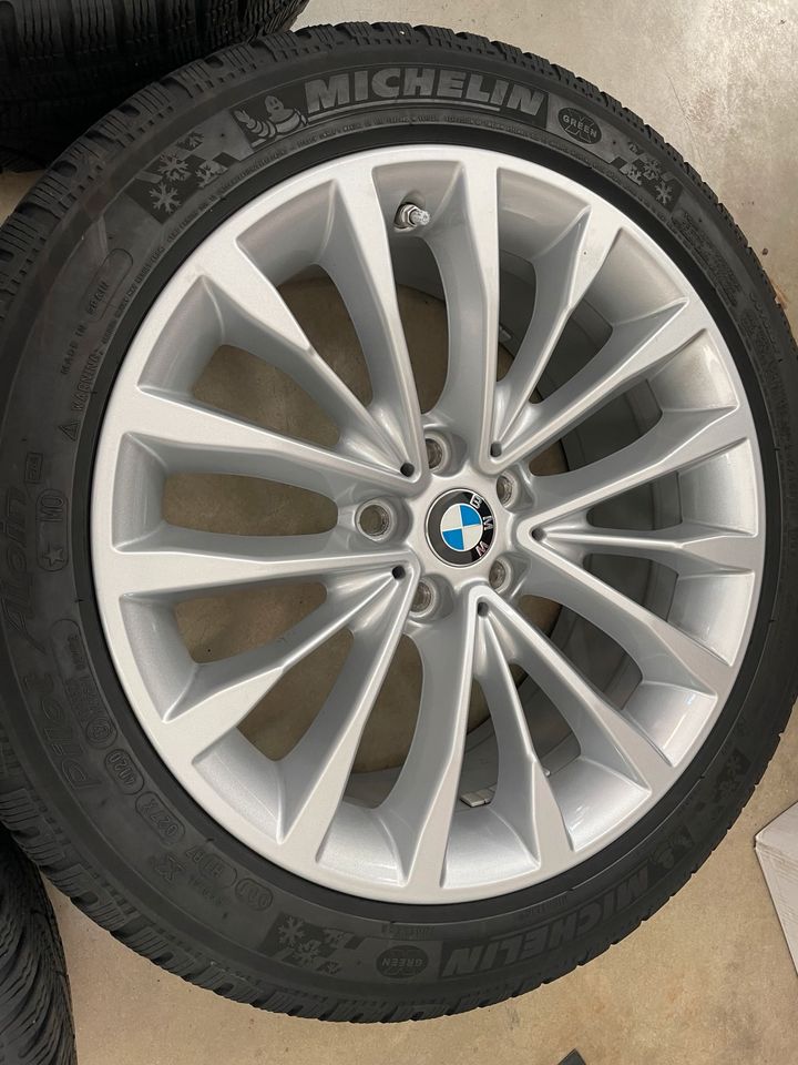 Originale BMW 5er G30 G31 Winterreifen Räder 245/45 R18 Zoll in Oberhonnefeld-Gierend