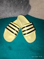 Adidas Badeschlappen, Hausschuhe neon gelb Größe 38 neu Nordrhein-Westfalen - Siegburg Vorschau