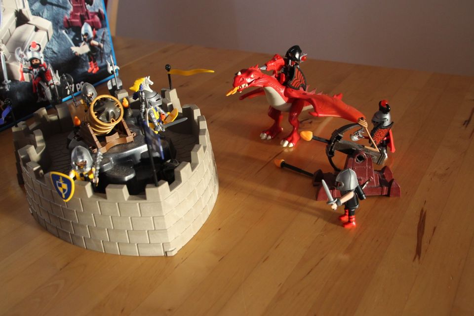 Playmobil Ritterfestung mit Drache 5959 + Zusatzfiguren in  Nordrhein-Westfalen - Gelsenkirchen | Playmobil günstig kaufen, gebraucht  oder neu | eBay Kleinanzeigen ist jetzt Kleinanzeigen