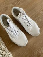 VANS Old Skool Sneaker weiß 40.0 WIE NEU Rheinland-Pfalz - Raubach (Westerw.) Vorschau
