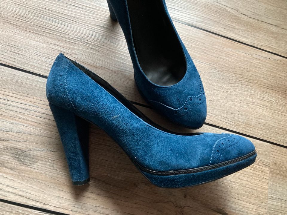 Pumps, blau, Wildleder, Cafe Noir, wie neu in Greven