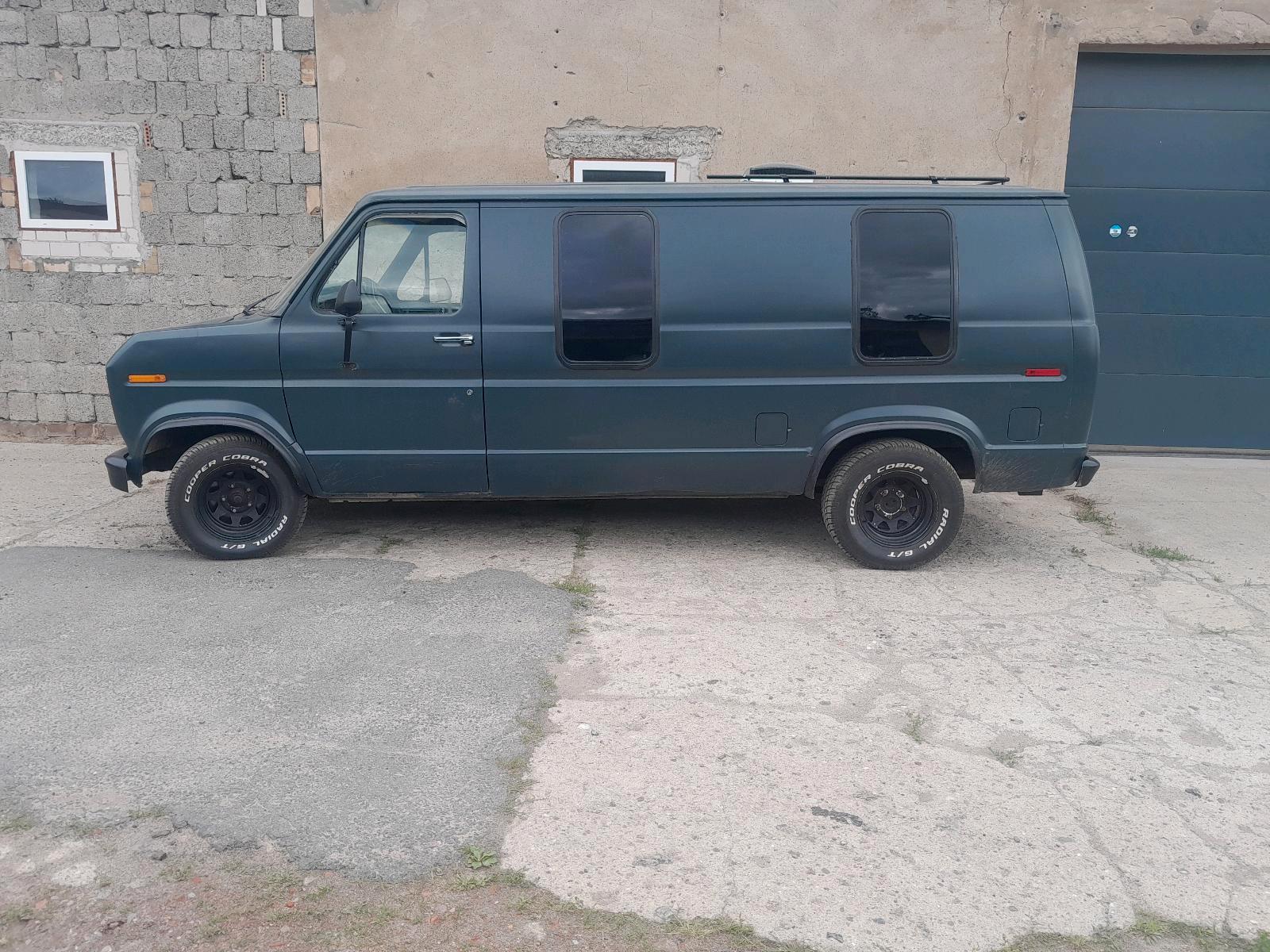 Abbildung des Autos ford econoline camper va…