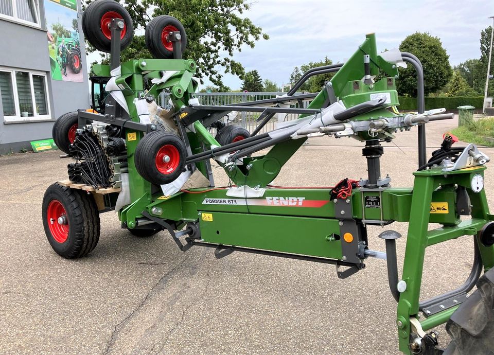 Fendt Former 671 Tandem Kreiselschwader in Bühl