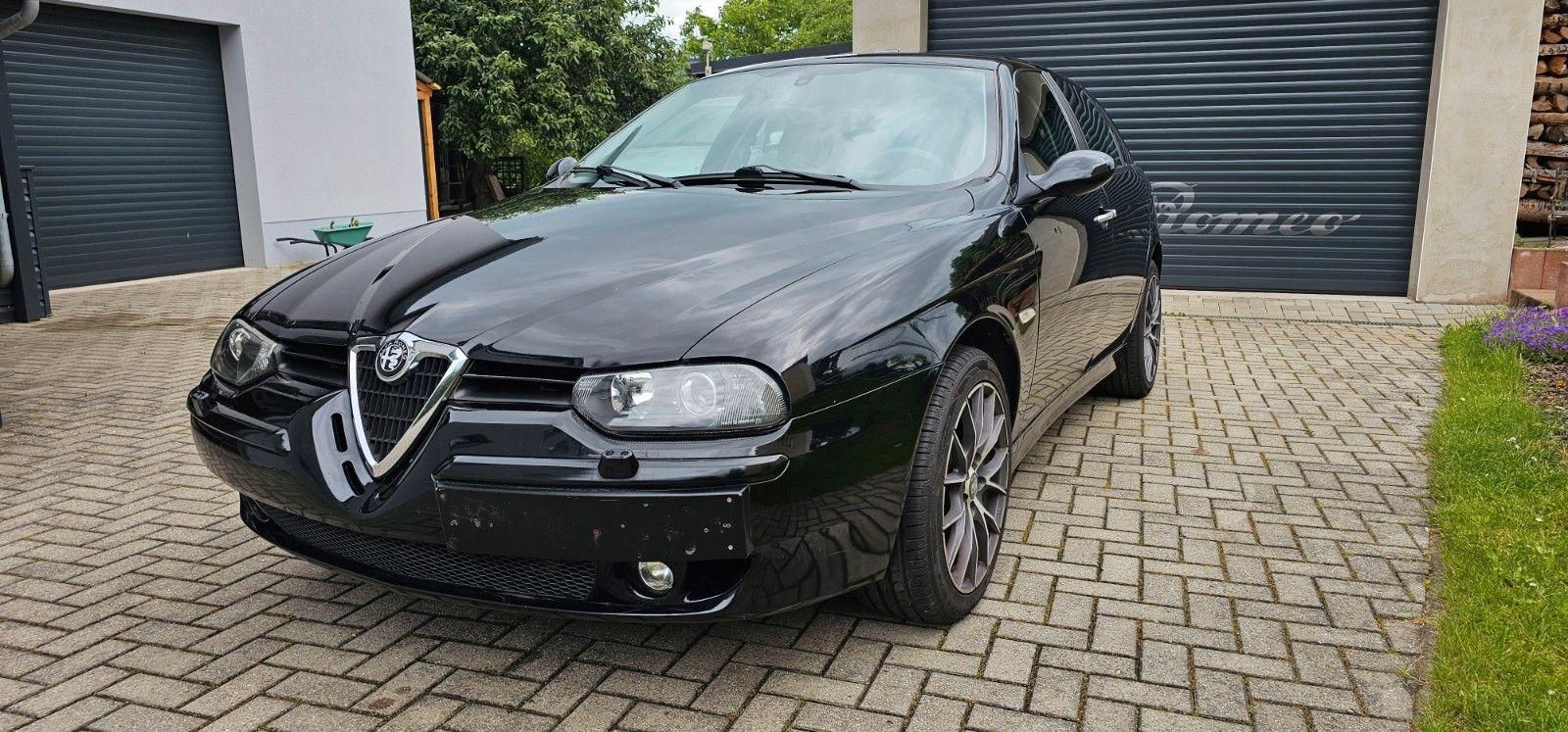 Abbildung des Autos Alfa Romeo 156 2.5 V6, T…