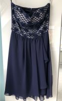 Blaues Kleid mit Röschen Niedersachsen - Drage Vorschau
