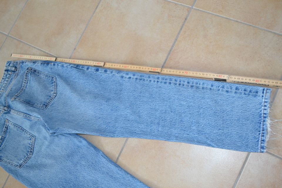 ZARA Jeans blue blau high waist Gr. 34 / XS cropped straight leg in Kiel