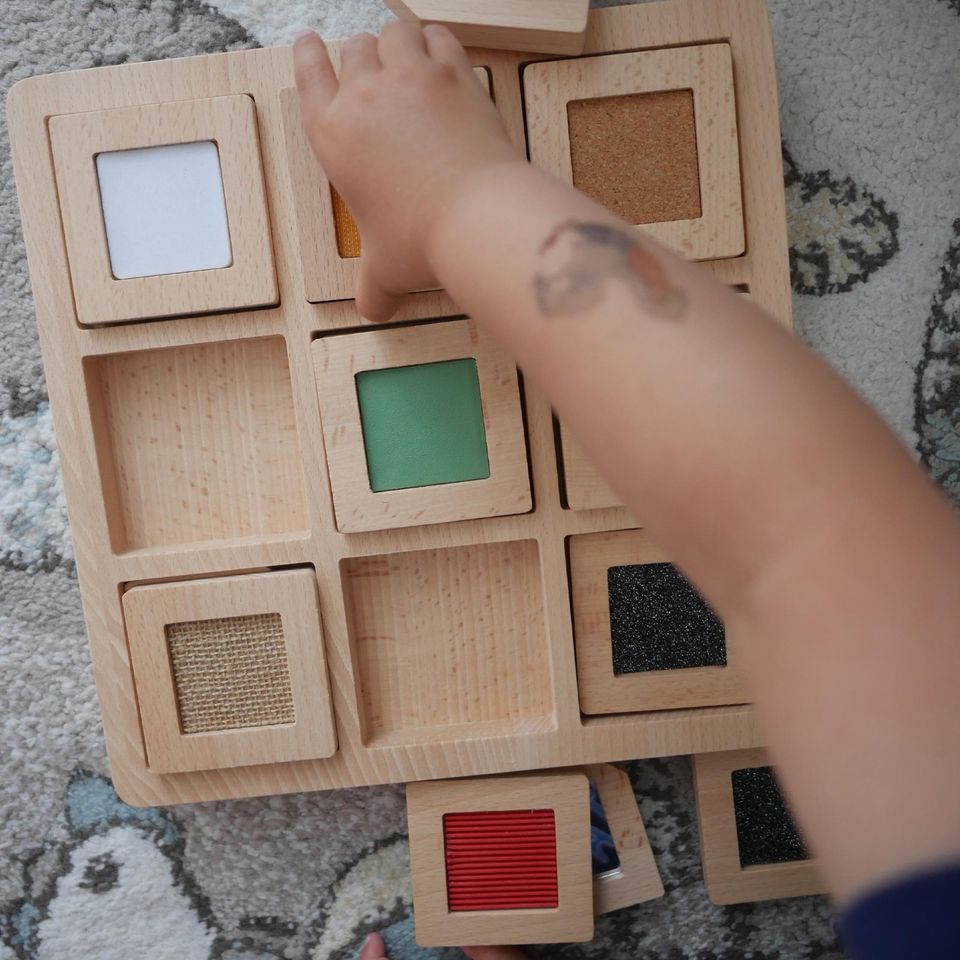 Fühl-Memory Kunterbunt aus Holz , Montessori Lernspiel in Solingen