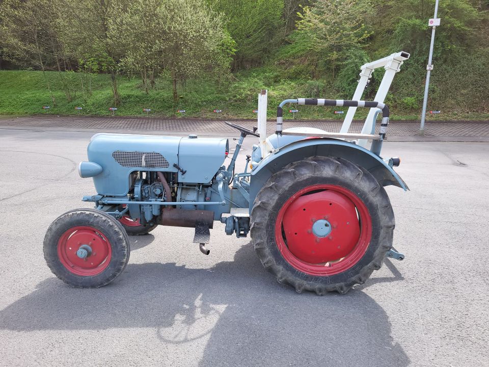 Eicher Tiger EM 200 28 PS Traktor Bulldog in Gummersbach