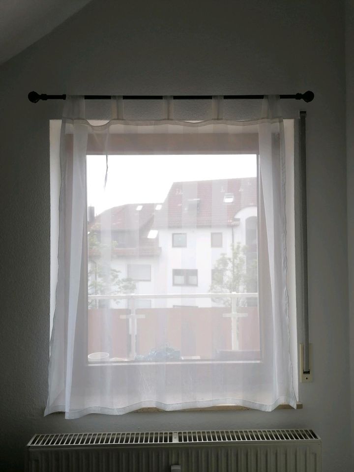 Vorhangstange mit Vorhang in Bietigheim-Bissingen