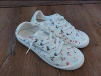 Leichte Schuhe Gr. 39 weiß mit Blumen Neu Güstrow - Landkreis - Güstrow Vorschau