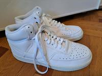 Sportschuhe von Nike Unisex Gr. 41 Weiß Hoch Guter Zustand Nordrhein-Westfalen - Siegen Vorschau