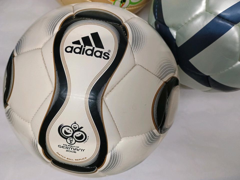 Verschiedene Fußbälle Adidas WM 2006 Euro 2004 unbespielt in Ilmenau