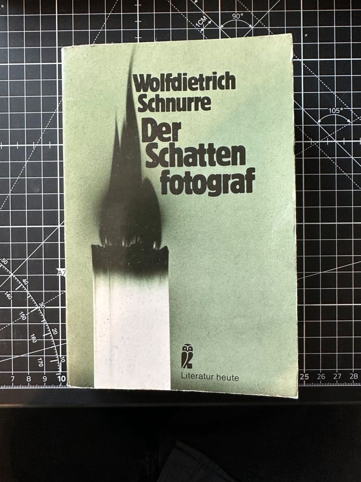 Buch von  Wolfdietrich Schnurre „Der Schatten fotograf“ in Dortmund