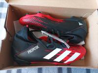 Neue Adidas Predator Fußball Schuhe Gr. 38 / 5 Fußballschuhe Baden-Württemberg - Laudenbach Vorschau
