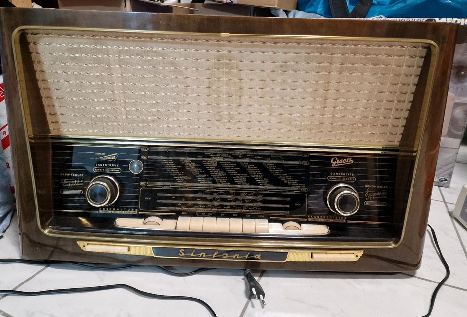 Graetz Sinfonia Röhrenradio Vintage Radio in Bedburg