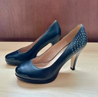 5th Avenue Cindy Crawford Pumps mit Plateau u. Nieten Gr. 38 Berlin - Spandau Vorschau