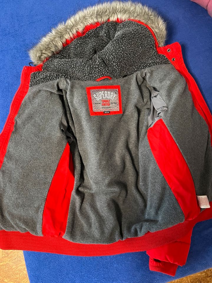 Superdry Jacke Winterjacke Damen - Rot - Größe M - Neuwertig in Dürrwangen