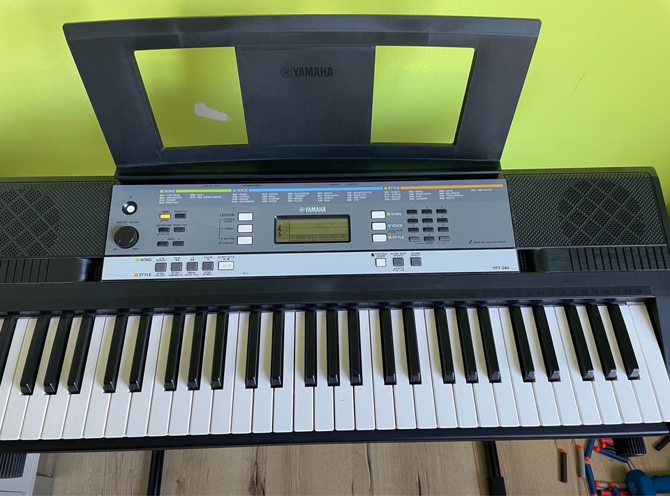 Keyboard Yamaha in Mendig