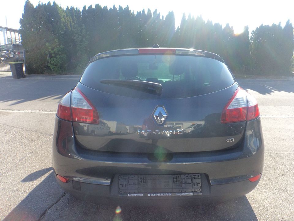 Renault Megane III Lim.Limited Navi Klimaautomatik 5-trg in Landsberg (Lech)