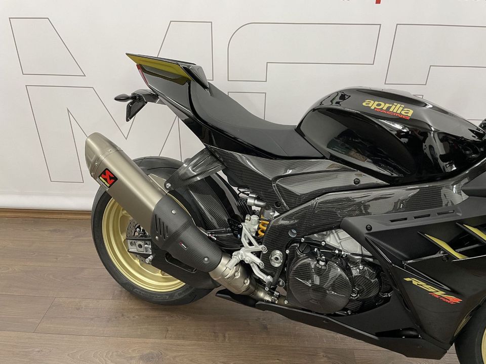 Aprilia RSV4 1100 Factory Carbon Edition! in Neutraubling