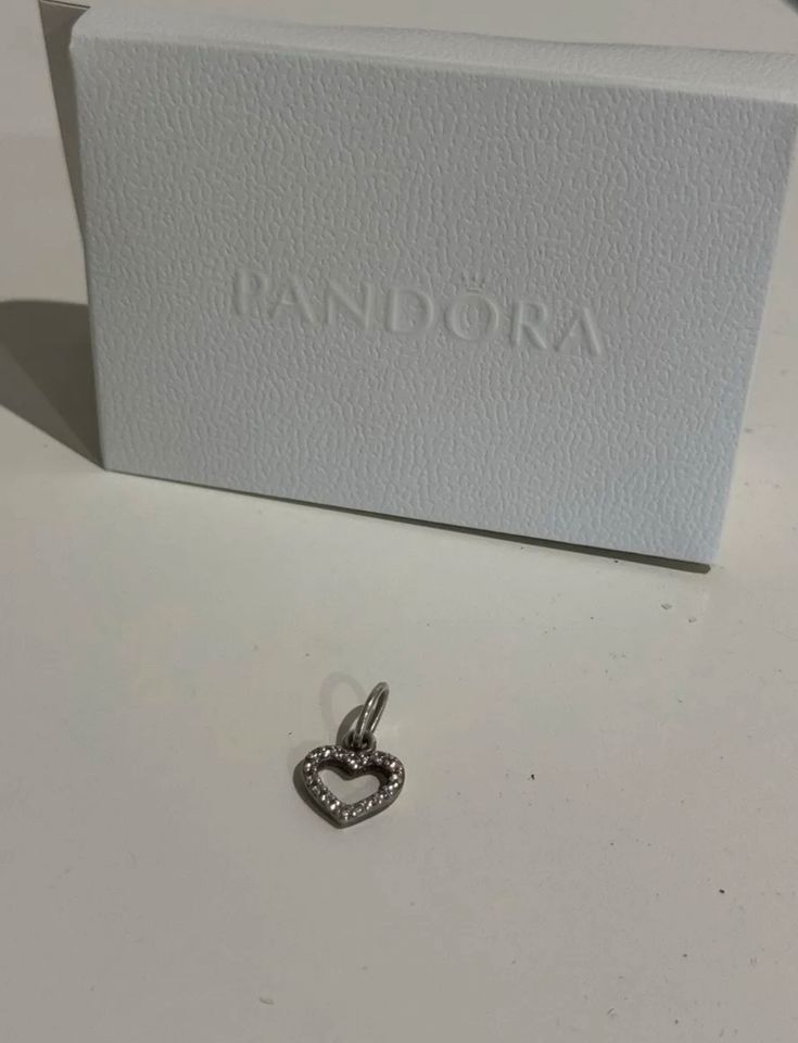 Pandora Anhänger mit Halskette Silber neu in Gettorf