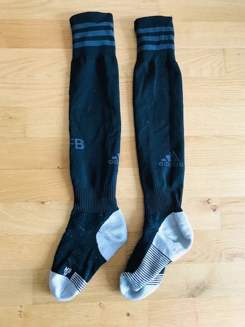 Adidas DFB Fußball Socken Fußballsocken schwarz Gr. S/M in Bayern - Fürth |  eBay Kleinanzeigen ist jetzt Kleinanzeigen