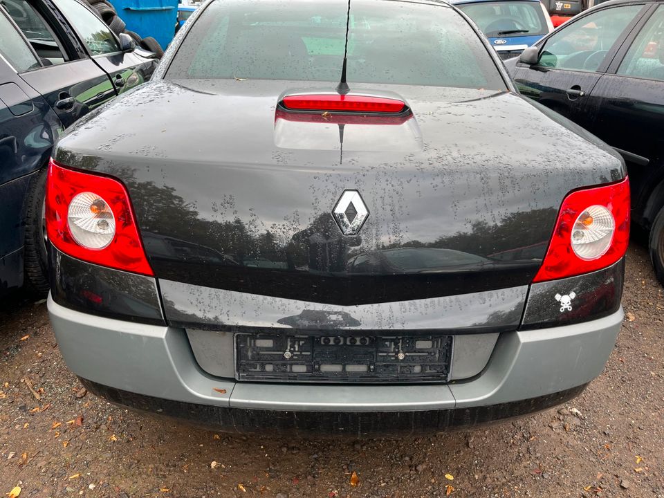 Renault Megane M 3-Türige Kabrio Schwarz Heckklappe in Müllenbach (bei Adenau)