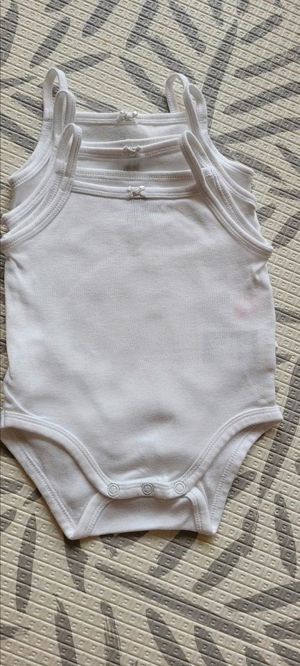 Babybody 3er Pack Gr. 62 H&M Trägerbodys in Dasing