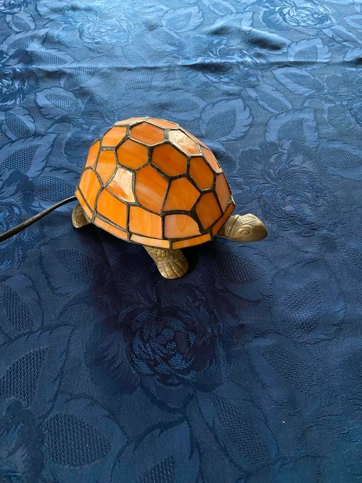 Tiffany schildkröte Tischlampe in Ihlow