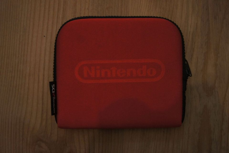 Nintendo 2DS Super Mario Bros Edition mit originaler Tasche in Berlin