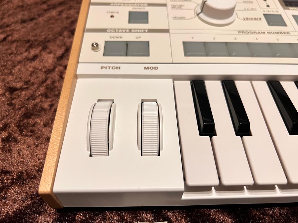 Korg MicroKORG S weiß (Analog Modeling Synthesizer/Vocoder) in Fuldatal