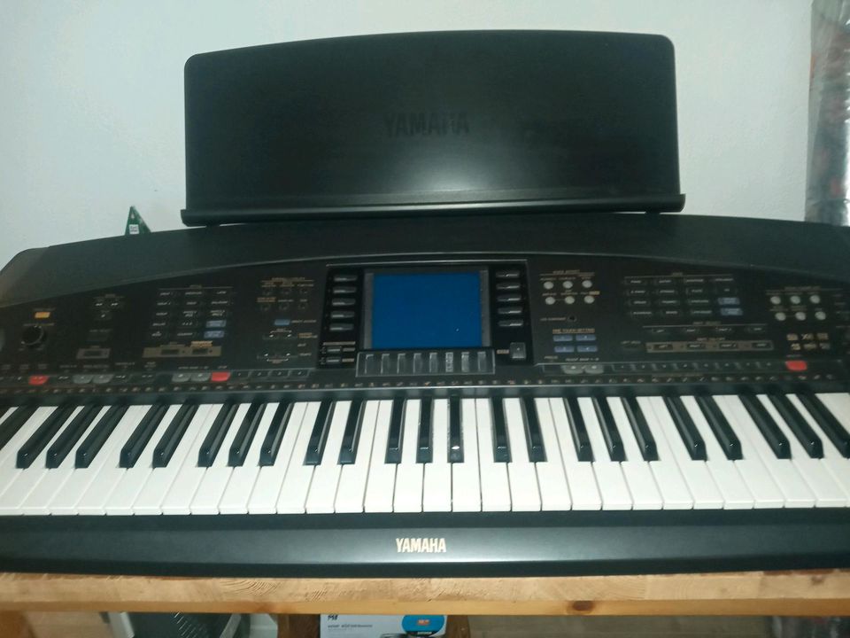 Yamaha Keyboard PSR 8000 in Bochum