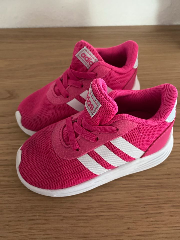 Adidas Mädchen Schuhe 21 in Berlin